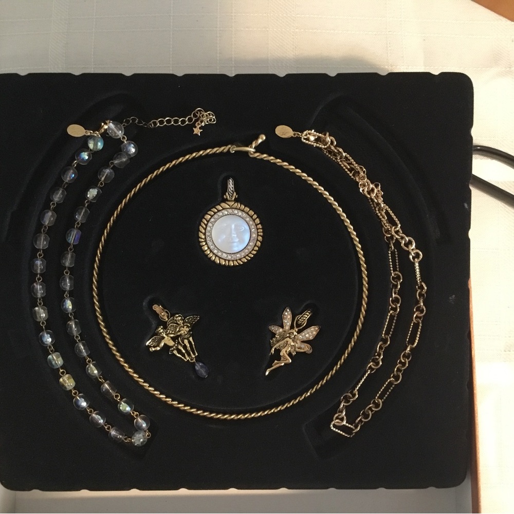 “KIRKS FOLLY” RARE  SET OF THE SEA VIEW MOON WARDROBE GOLD SET